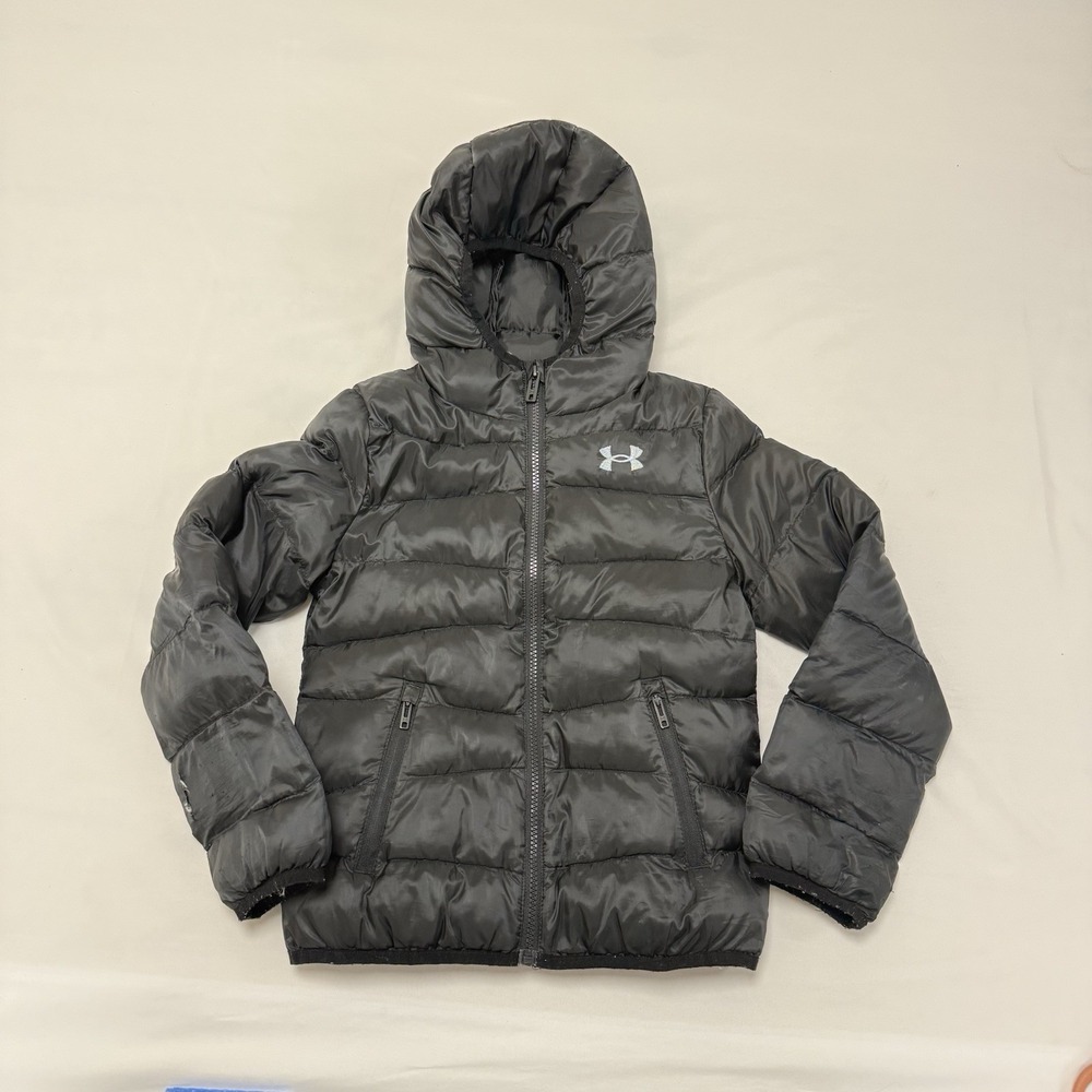 Under Armour Girls Insulated Hooded Puffer Jacket Size YSM 8 Black Sparkly Logo